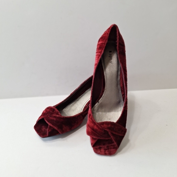 Apt. 9 Burgundy Classic Quiet Luxury Elegant Classy Velvet Peep Toe Wedges 6.5 - Picture 5 of 12